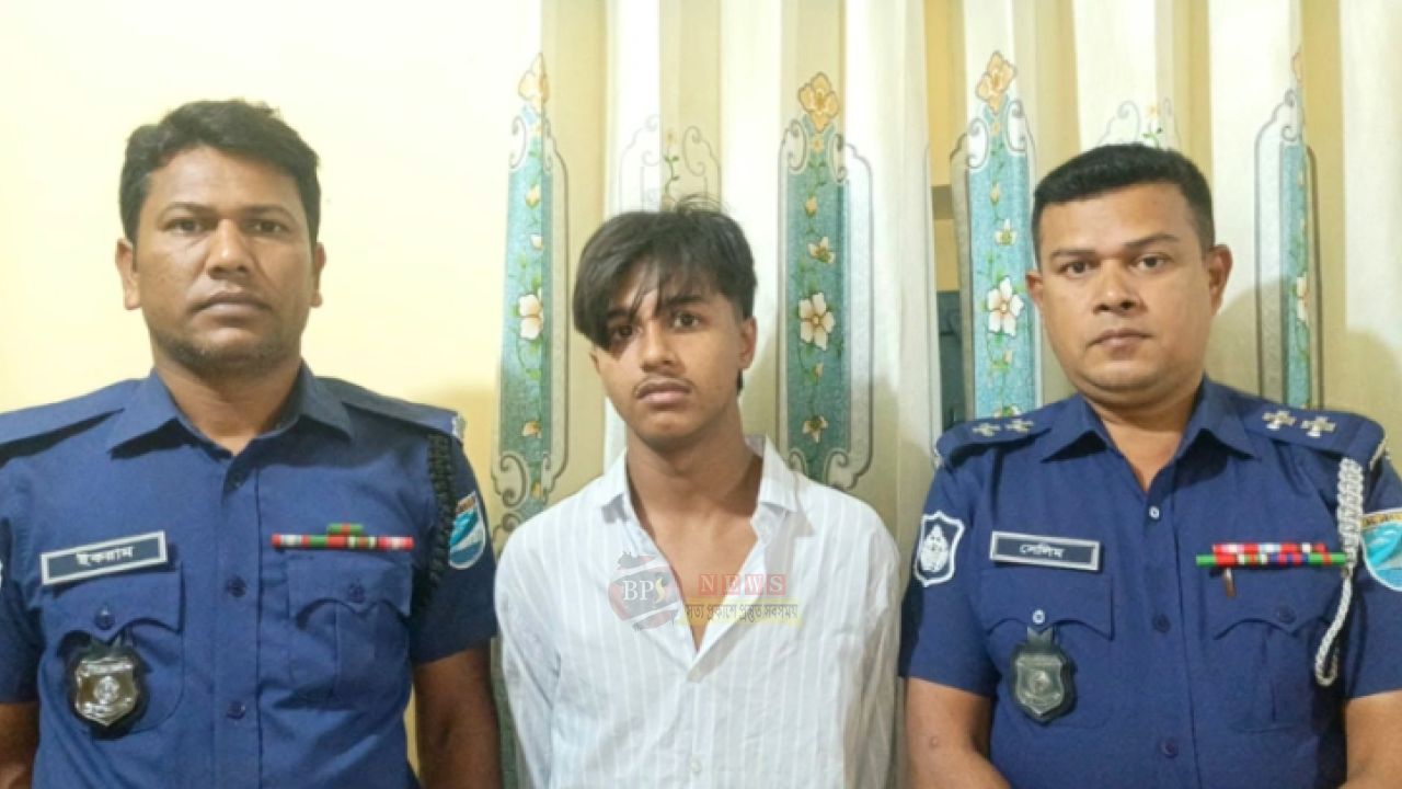 নিতাইগঞ্জে ব্যর্থ চুরির জেরে গমবাহী জাহাজে সন্ত্রাসী আক্রমণ, আটক ১