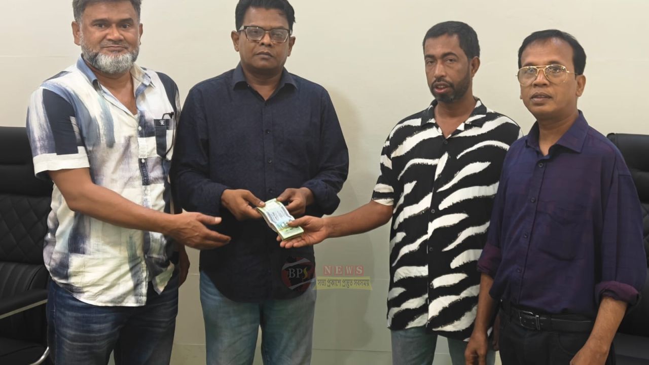 অসুস্থ বিএনপি'র দুর সময়ের কর্মী কামাল হোসেনের পাশে দাঁড়িয়েছেন মোস্তাফিজুর রহমান ফাউন্ডেশন