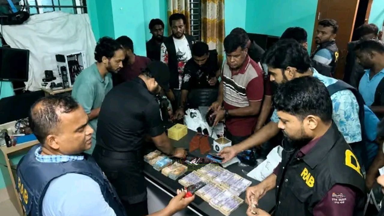 হা'মলার জেরে রাতভর অভিযান: দেওভোগে মা'দক আস্তানা ভেঙে দিল র‍্যাব-পুলিশ