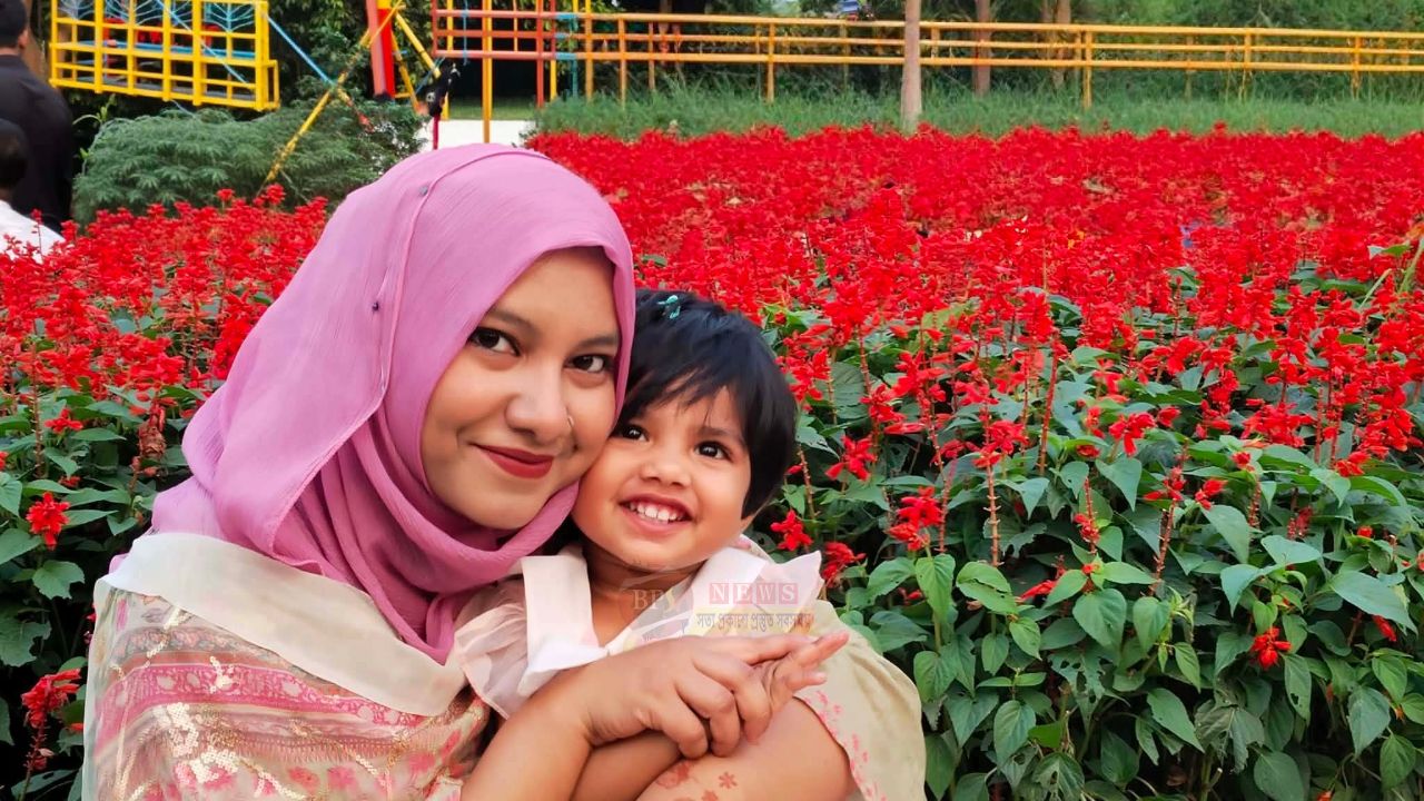 মা শব্দের মাঝেই লুকিয়ে রয়েছে নিঃশর্ত ভালোবাসার  জগৎ