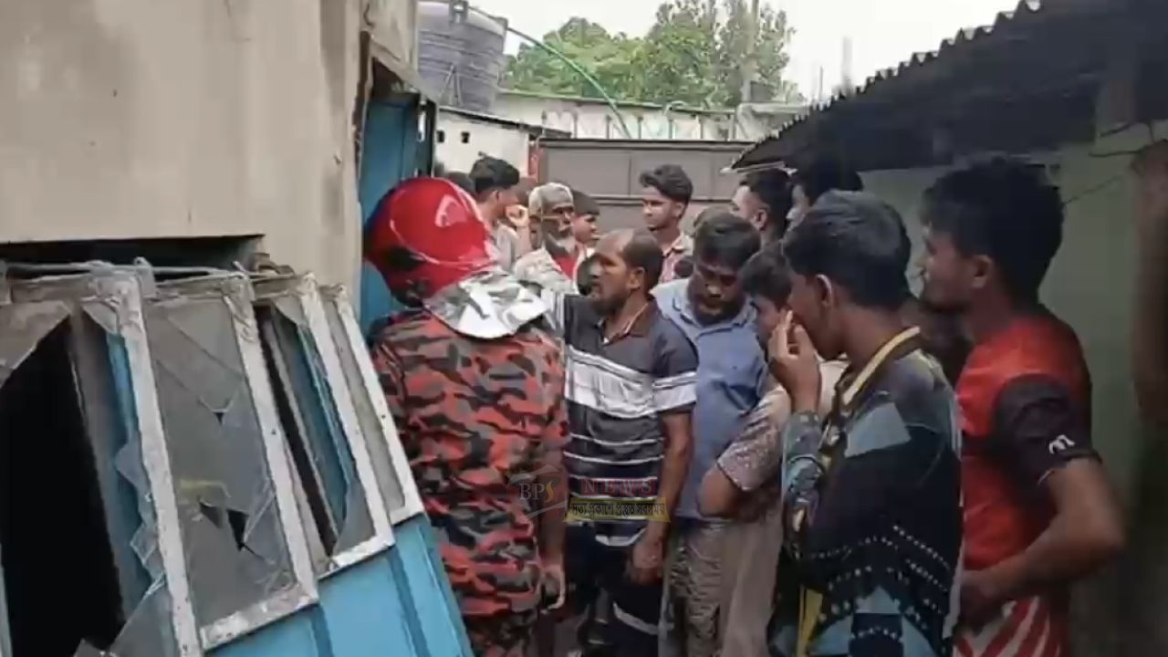 আবারো ফতুল্লায় গ্যাসের লাইনের লিকেজে বিস্ফোরণে একই পরিবারের ৪জন দগ্ধ