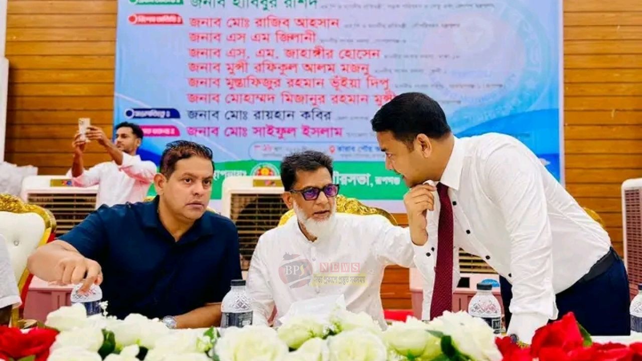 তারাব পৌরসভার PRAP কর্মসূচিতে রিক্সা-ভ্যান ও ছাগল বিতরণ
