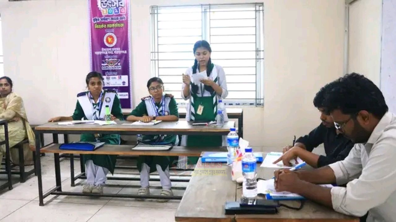যুক্তির লড়াইয়ে জমে উঠেছে নারায়ণগঞ্জ সদর বিতর্ক উৎসব, শেষ হলো কোয়ার্টার ফাইনাল