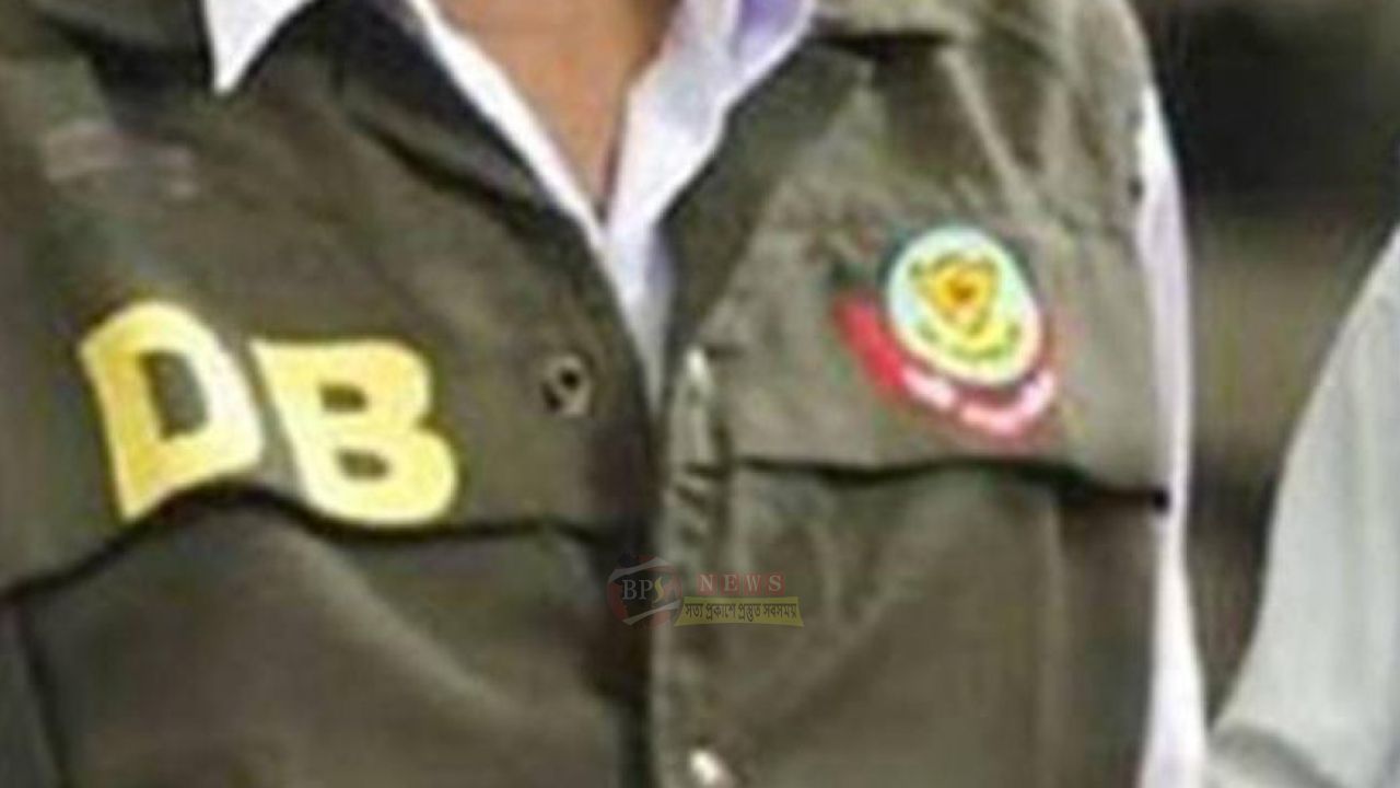 আড়াইজাহারে আ'সামি ধরতে যাওয়ায় পি'টিয়ে আ'হত করা হয় ডিবির ৩ সদস্যকে