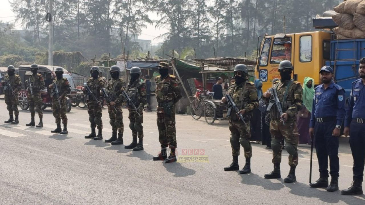 যৌথ বাহিনীর টহলে নারায়ণগঞ্জে আওয়ামী লীগের ১৭ জন গ্রে'প্তার 