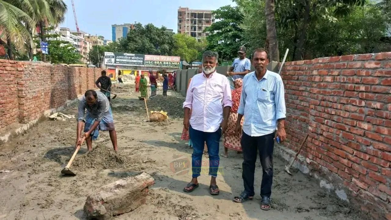 চাষাড়া লিংক রোডে কাজের অগ্রগতি খতিয়ে দেখলেন খোরশেদ