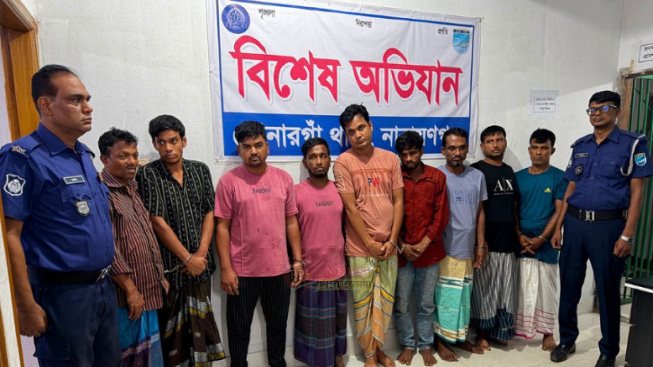 শপিং মলের মোবাইল দোকানে দুঃসাহসিক চুরি, একযোগে অভিযানে গ্রেফতার ৯