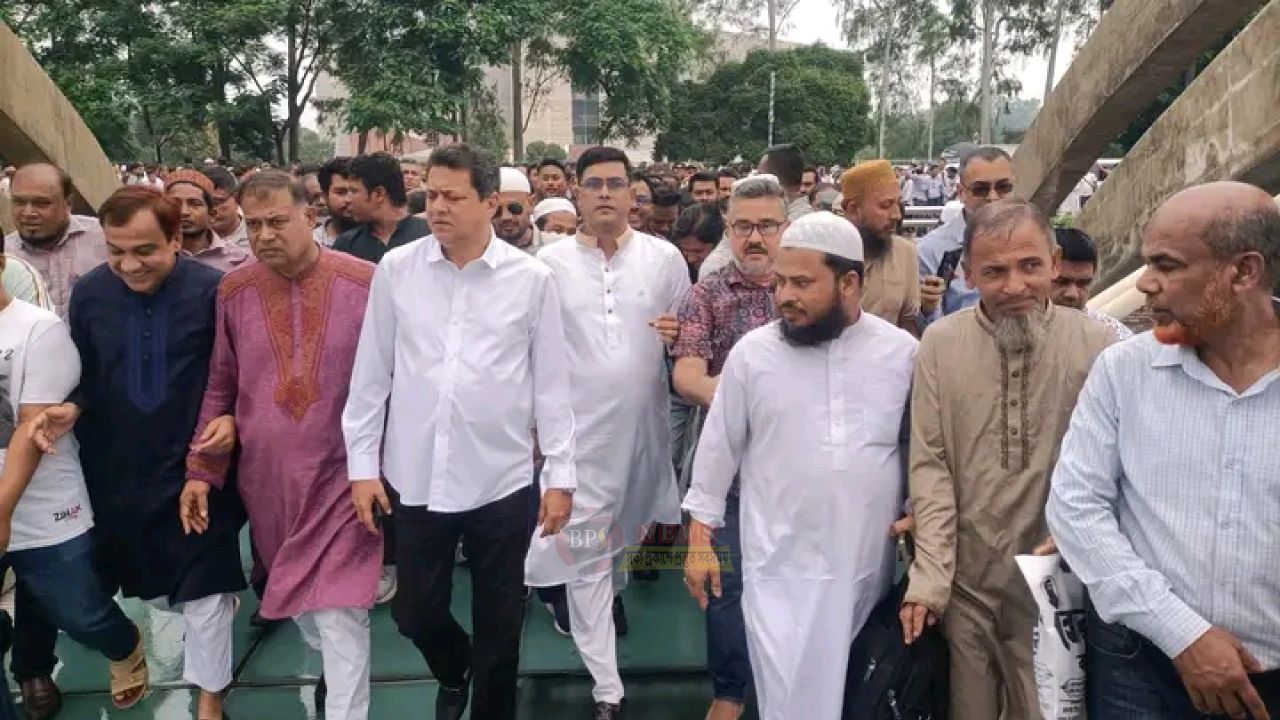 শহীদ জিয়ার ও খালেদা জিয়ার কবর জিয়ারত করলেন মন্ত্রী জাকারিয়া তাহের ও মাসুকুল ইসলাম রাজীব