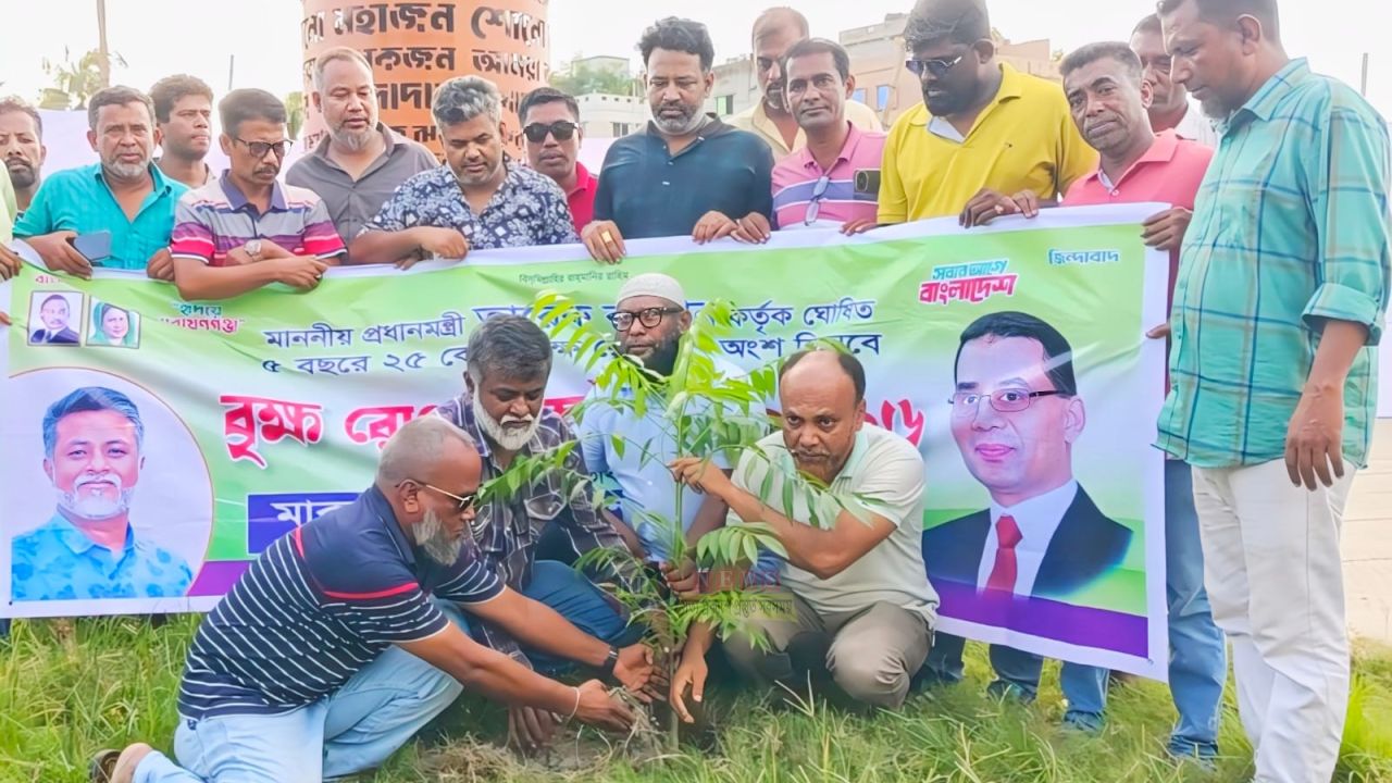 জুলাই শহীদদের স্বরণে দোয়া ও বৃক্ষরোপণ খোরশেদের 