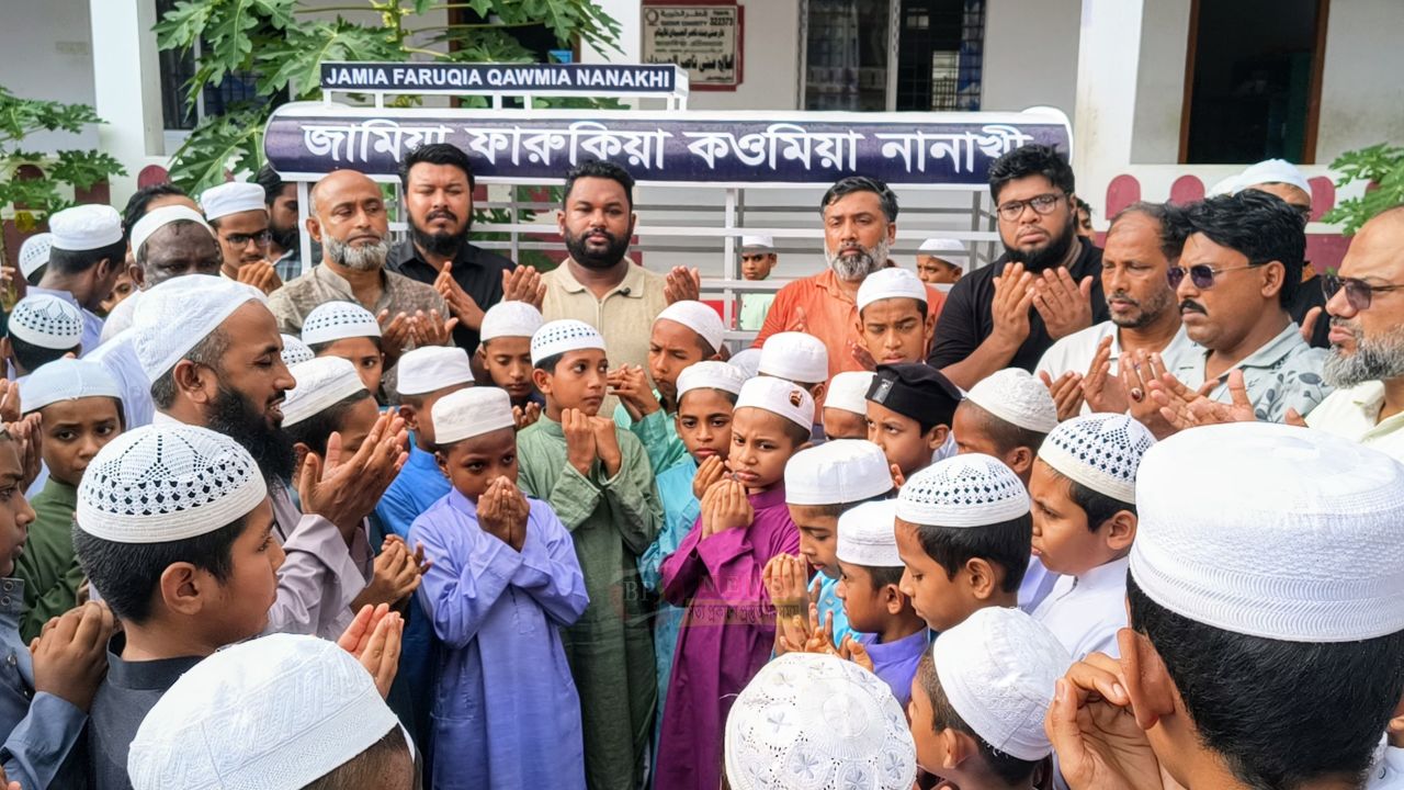 শহীদ জিয়ার স্বরণে মাদ্রাসা শিক্ষার্থীদের যাতায়াত সহায়তায় যুবদল নেতার ভ্যানগাড়ি প্রদান