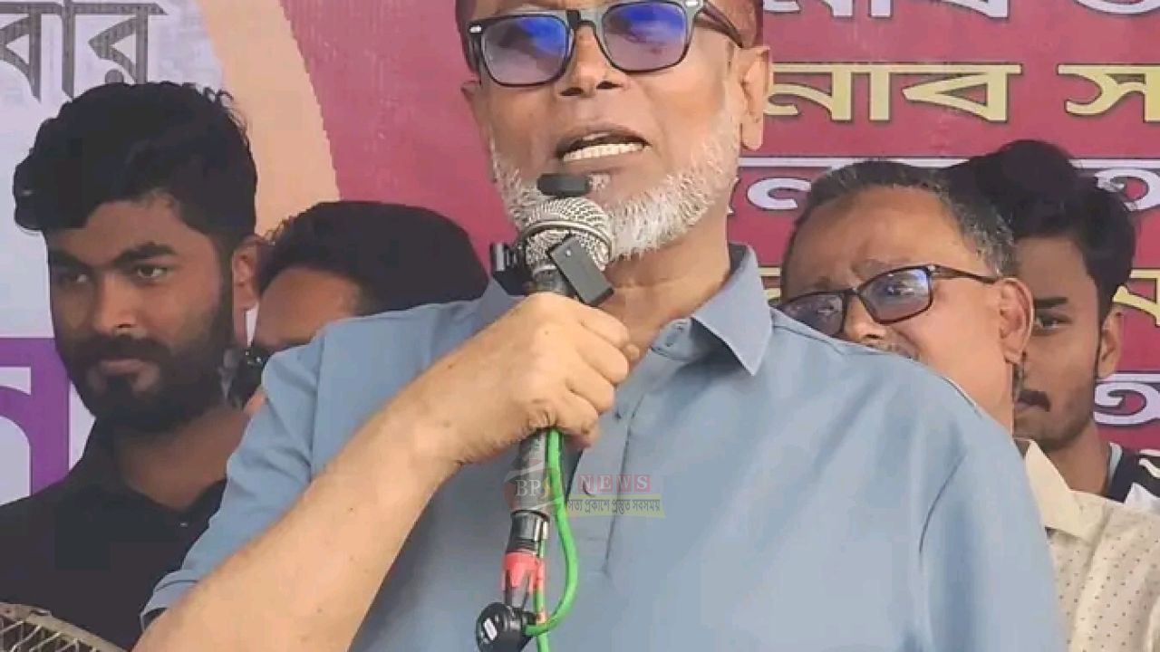 সিদ্ধিরগঞ্জে সড়কের ওপর অবৈধ মেলা, উচ্ছেদের নির্দেশ সাখাওয়াতের