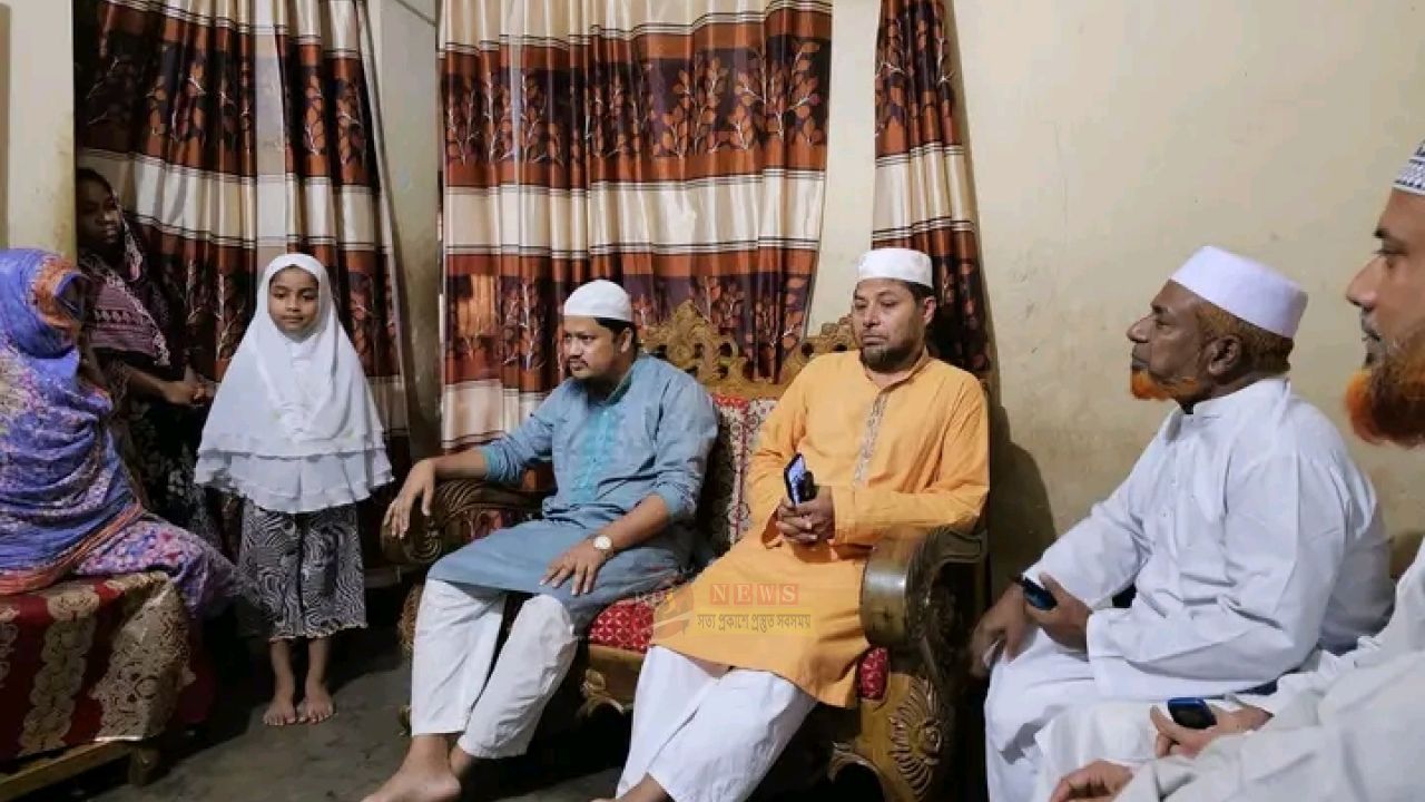 জুলাই শহীদ পারভেজের পরিবারের সঙ্গে সৌজন্য সাক্ষাৎ মহানগর জামায়াত নেতাদের