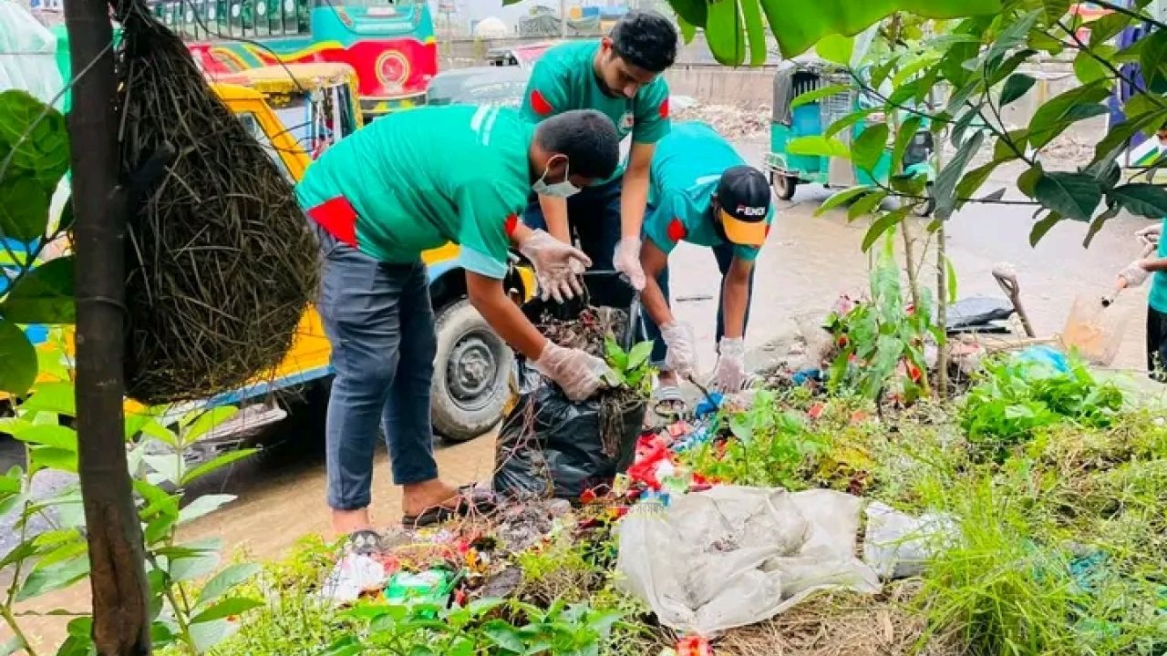 বিডি ক্লিনের প্রচেষ্টায় বদলে গেল মোগড়াপাড়া চৌরাস্তার চিত্র