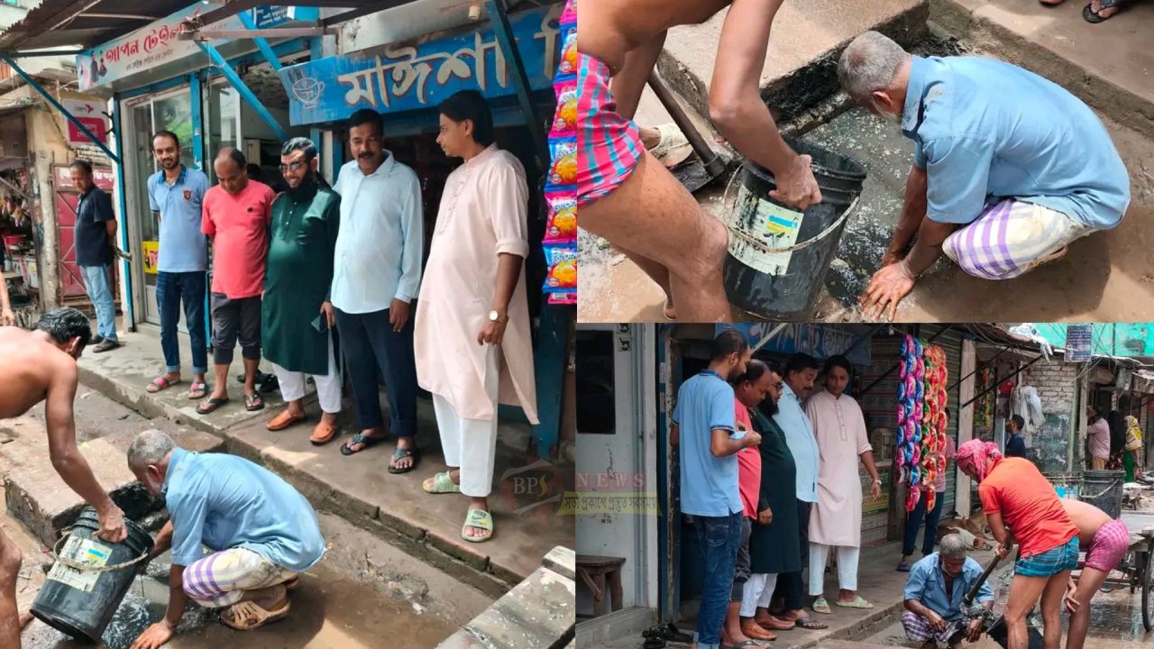 এনায়েতনগরের ১ নম্বর ওয়ার্ডে ড্রেন পরিষ্কার কার্যক্রমে আলিফ দেওয়ান