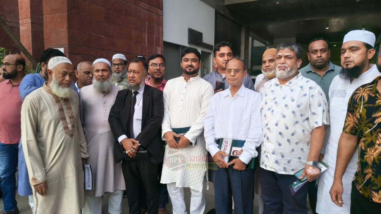 কাশিপুরে ভবন উদ্বোধনে এসে নির্বাচনের জন্য সোহেল মাহমুদকে মাথায় হাত রেখে দোয়া করলেন এমপি আবদুস সালাম