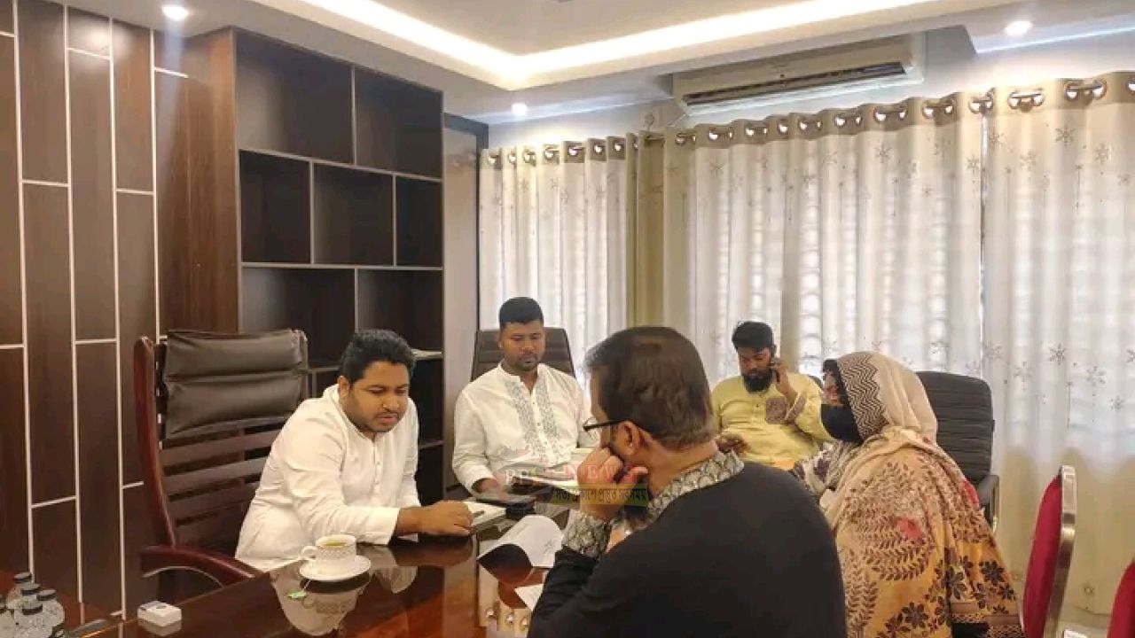 মানুষের কথা শুনতে সদর উপজেলা পরিষদে এমপি আব্দুল্লাহ আল আমিন
