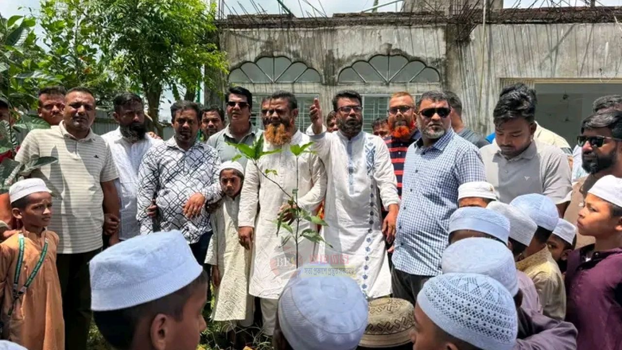খালেদা জিয়ার জন্মবার্ষিকীতে তারাব পৌর স্বেচ্ছাসেবক দলের বৃক্ষরোপণ ও দোয়া