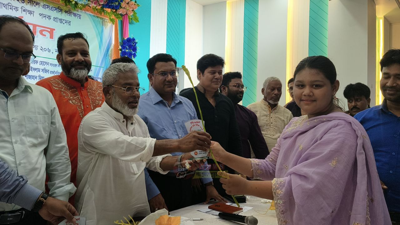 বিশ্বমানের নাগরিক গড়তে প্রধানমন্ত্রী শিক্ষাখাতে সর্বোচ্চ গুরুত্ব দিচ্ছে: এমপি মান্নান 