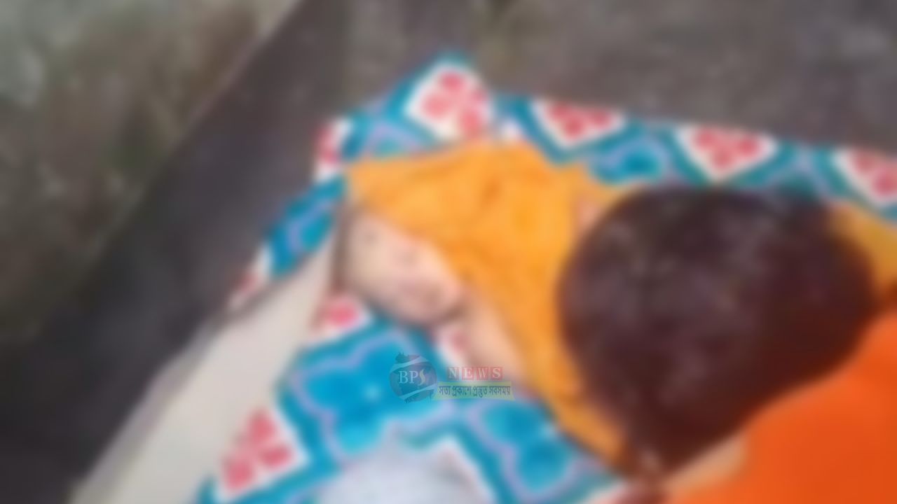 সিদ্ধিরগঞ্জে ফার্নিচারের নিচে চাপা পড়ে ১৮ মাসের শিশুর মৃত্যু