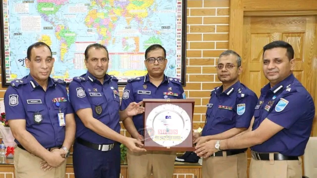 নারায়ণগঞ্জের এসপি মিজানুর রহমান মুন্সীকে ঢাকা রেঞ্জের সম্মাননা