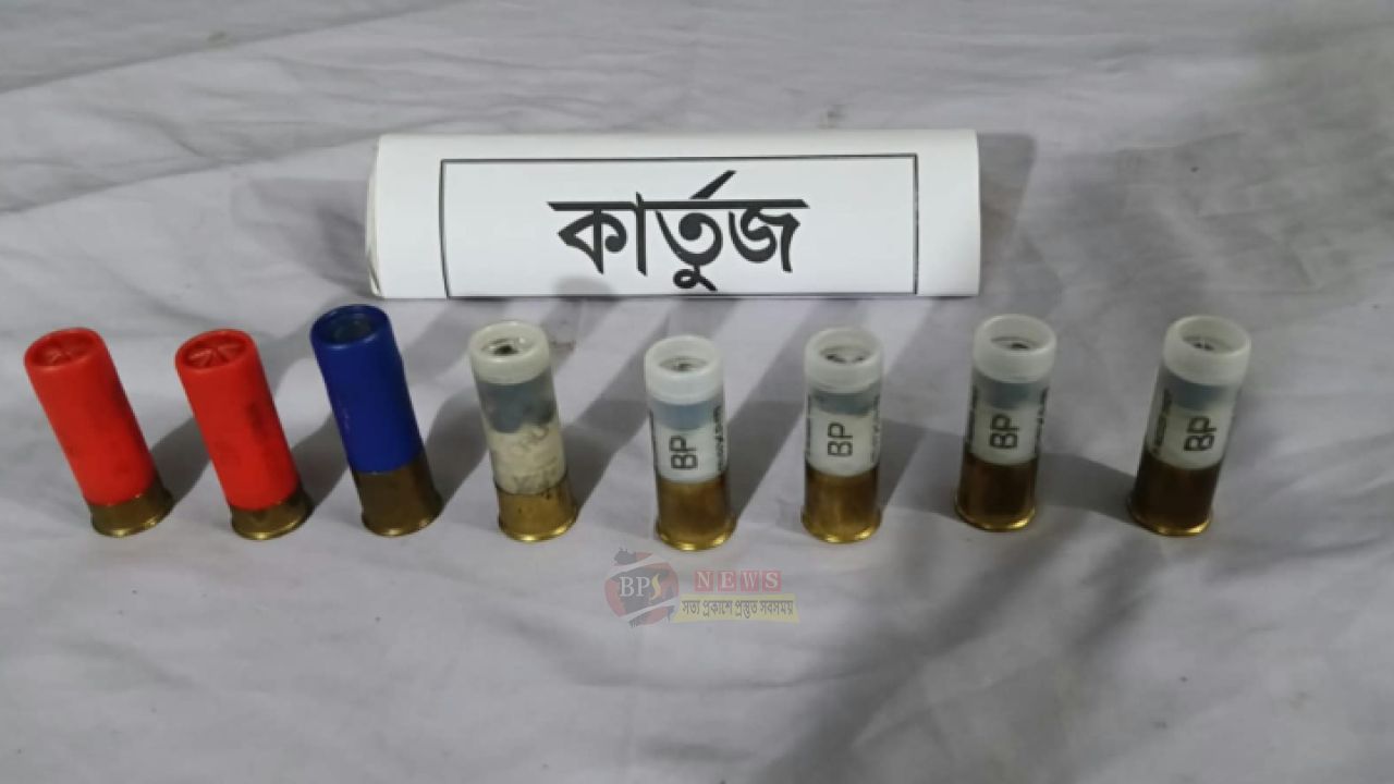 হাজীগঞ্জ কেল্লায় ছিনতাই-মাদকের স্পট থেকে ৮ শটগান কার্তুজ উদ্ধার