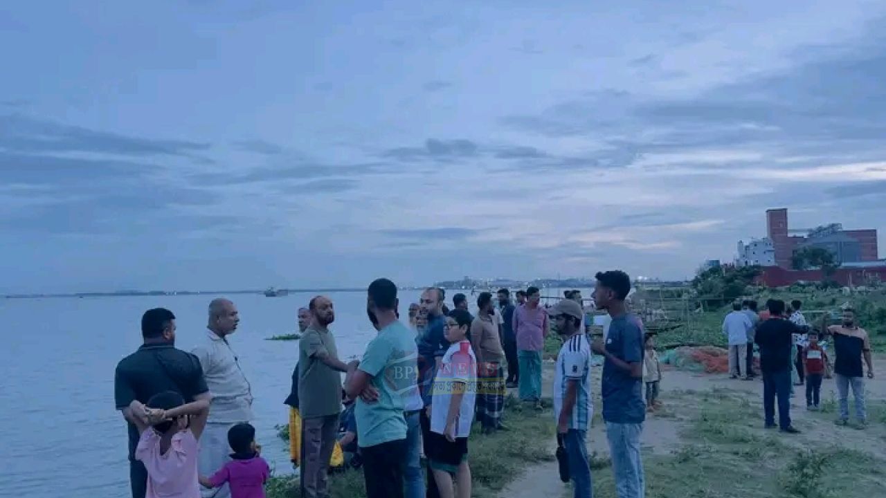মেঘনায় ট্রলারডুবি: নারীর মরদেহ উদ্ধার, নিখোঁজ ৪