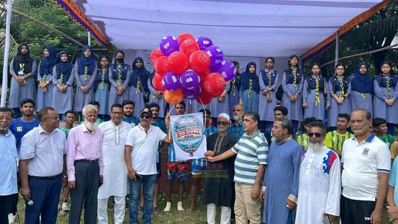 নারায়ণগঞ্জ কলেজে আন্তঃবিভাগ ফুটবল টুর্নামেন্ট ’২৬ উদ্বোধন
