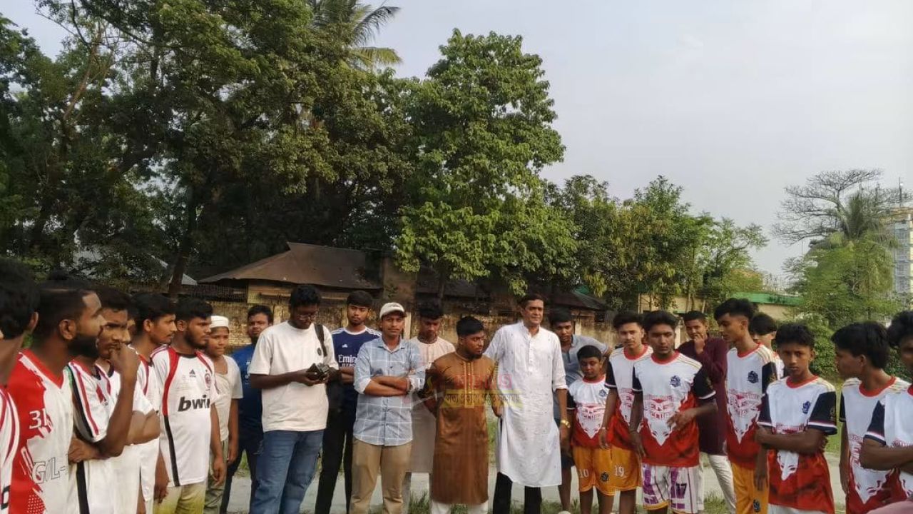 জাতীয় ছাত্রশক্তি ফতুল্লা থানার উদ্যোগে পাঁচতলা হাউজিং কমপ্লেক্স গোল্ডকাপ ফুটবল টুর্নামেন্ট 