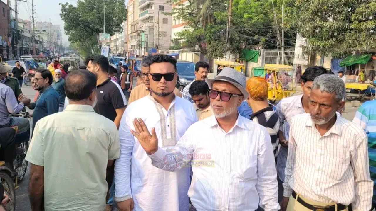 নারায়ণগঞ্জে অবৈধ মিশুক-অটোর উচ্ছেদে সরাসরি অভিযানে সাখাওয়াত