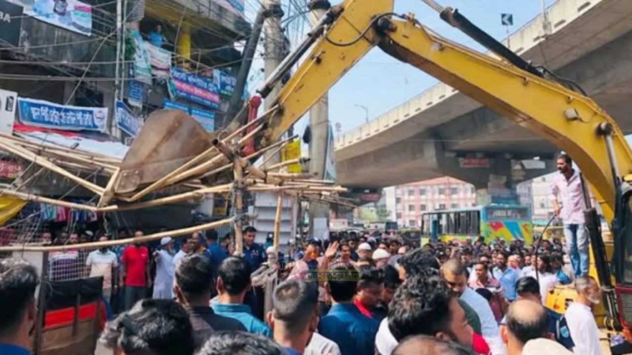 রূপগঞ্জে ঢাকা-সিলেট মহাসড়কের অবৈধ স্থাপনা উচ্ছেদ