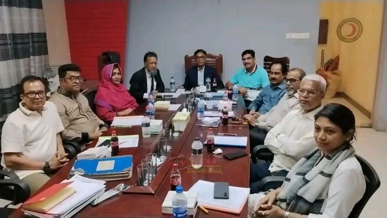 চাষাঢ়ায় নারায়ণগঞ্জ জেলা রেড ক্রিসেন্ট ইউনিটের আহ্বায়ক কমিটির সভা