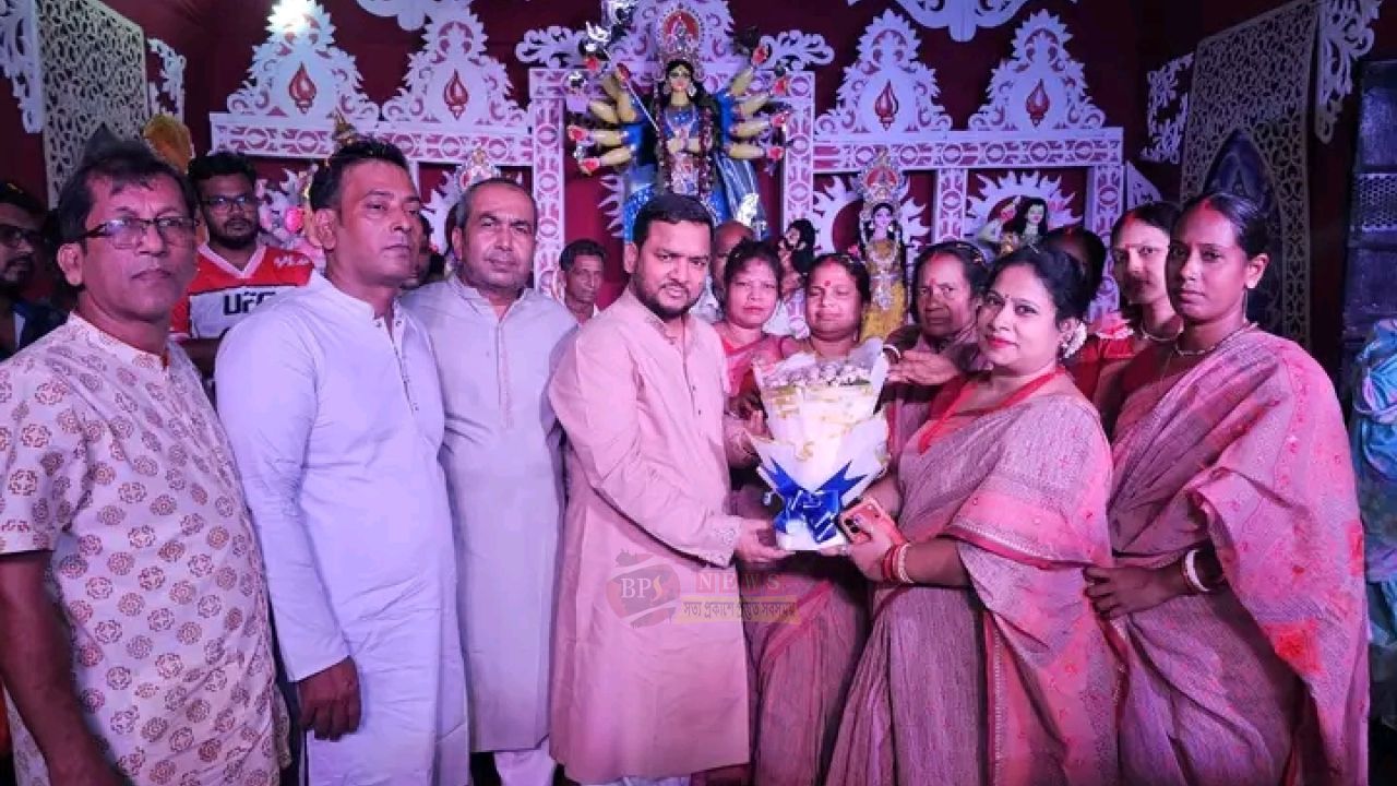 সিদ্ধিরগঞ্জ ও বন্দরের পূজামণ্ডপ পরিদর্শনে রাকিবুল ইসলাম রাকিব