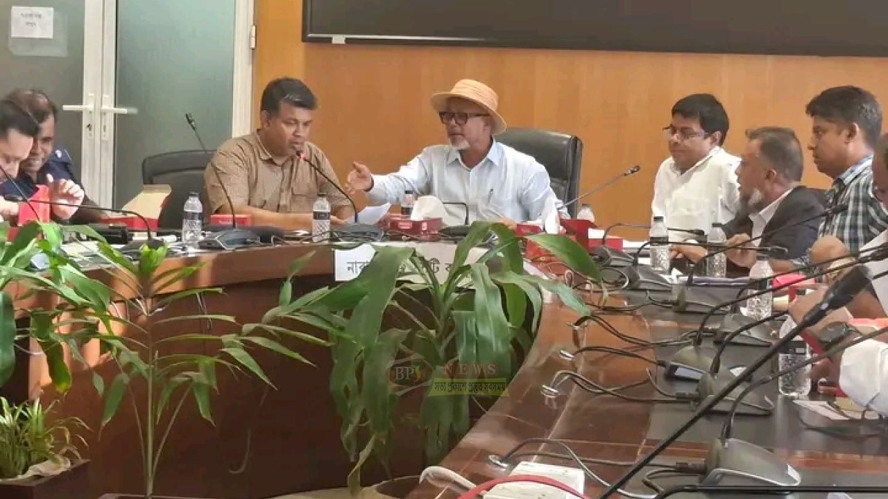 নারায়ণগঞ্জে ১৬ হাজার অটোরিকশাচালককে প্রশিক্ষণ ও লাইসেন্স দেবে নাসিক