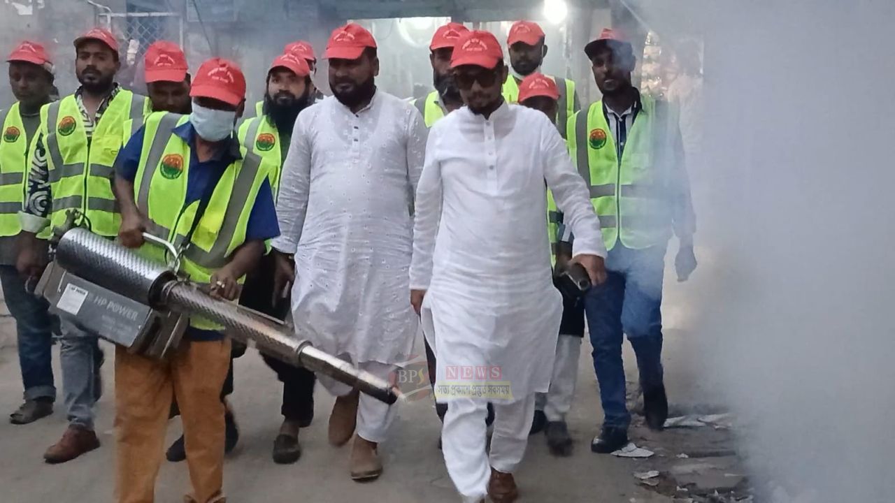 যুবদলের প্রতিষ্ঠা বার্ষিকী উপলক্ষে রুবেলের মশক নিধন কর্মসূচি